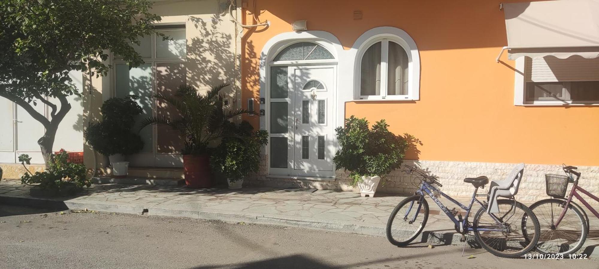 Delphitea Philoxenia Apartment Exterior photo